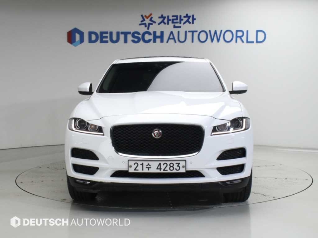 재규어 F-PACE 20d 포트폴리오 이미지 3