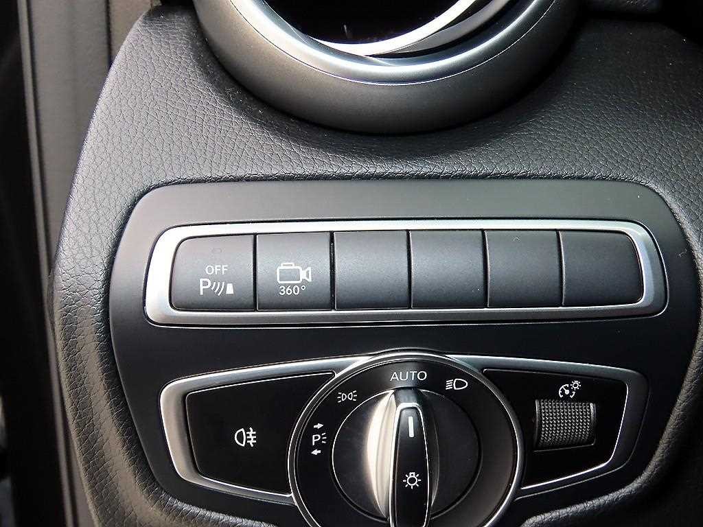 벤츠 GLC 클래스 GLC클래스 X253 GLC 300 4MATIC 쿠페 이미지 11