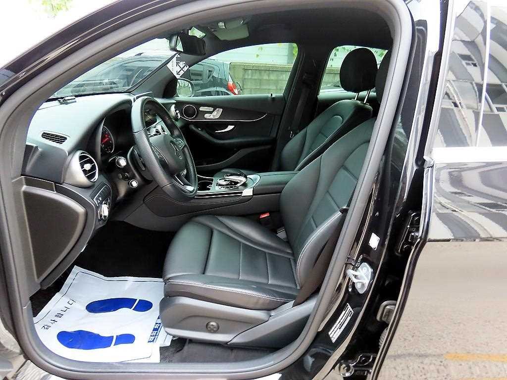 벤츠 GLC 클래스 GLC클래스 X253 GLC 300 4MATIC 쿠페 이미지 5
