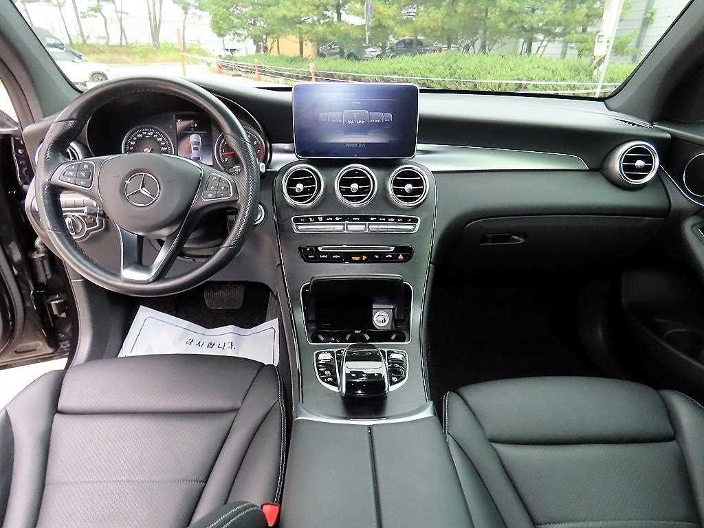 벤츠 GLC 클래스 GLC클래스 X253 GLC 300 4MATIC 쿠페 이미지 7