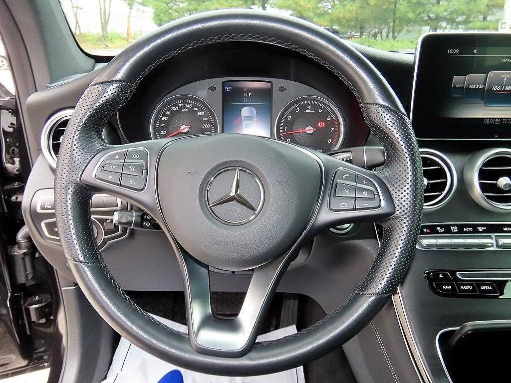 벤츠 GLC 클래스 GLC클래스 X253 GLC 300 4MATIC 쿠페 이미지 8