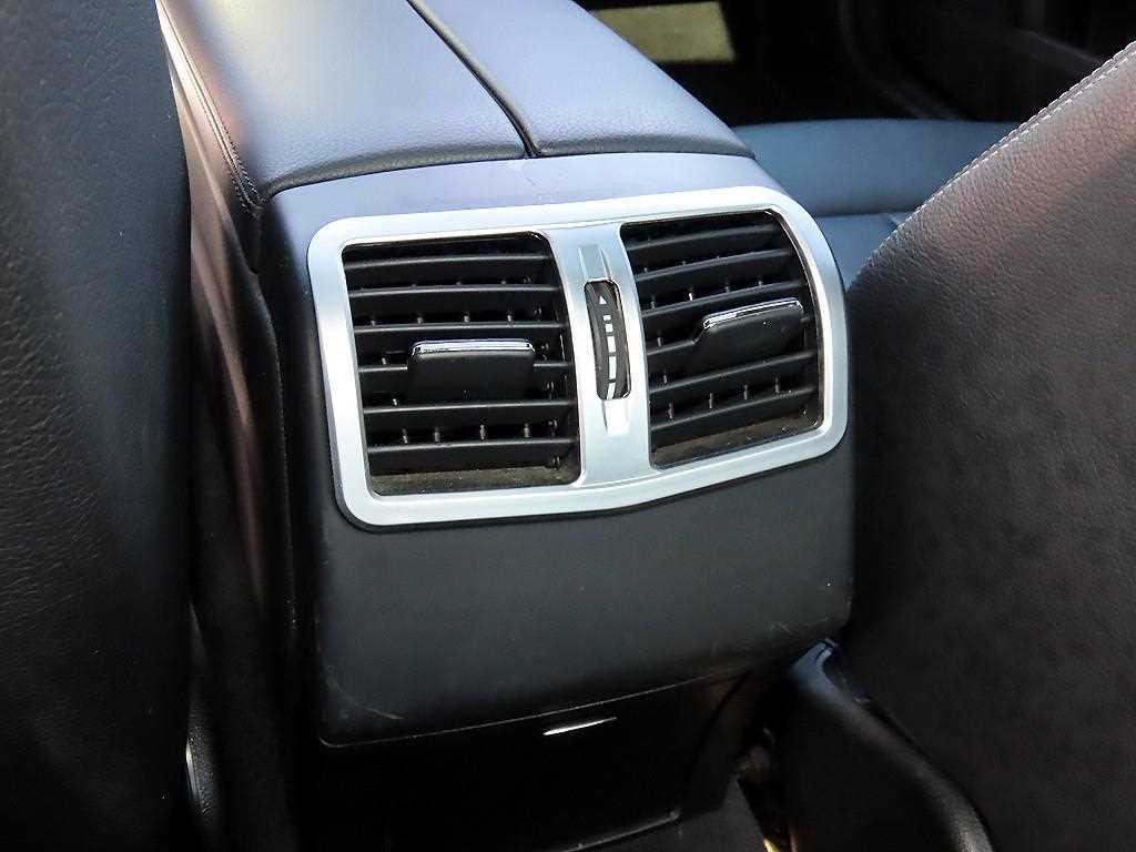 벤츠 E 클래스 E-클래스 W212 E220 블루텍 아방가르드 스포츠 이미지 16