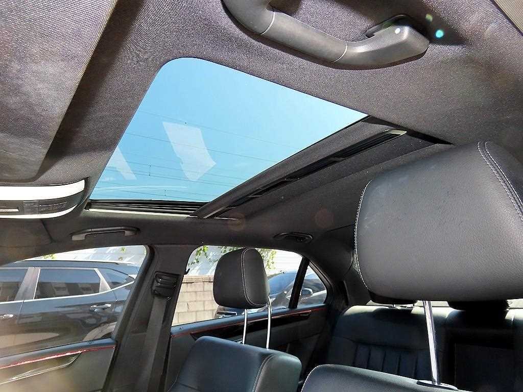 벤츠 E 클래스 E-클래스 W212 E220 블루텍 아방가르드 스포츠 이미지 17