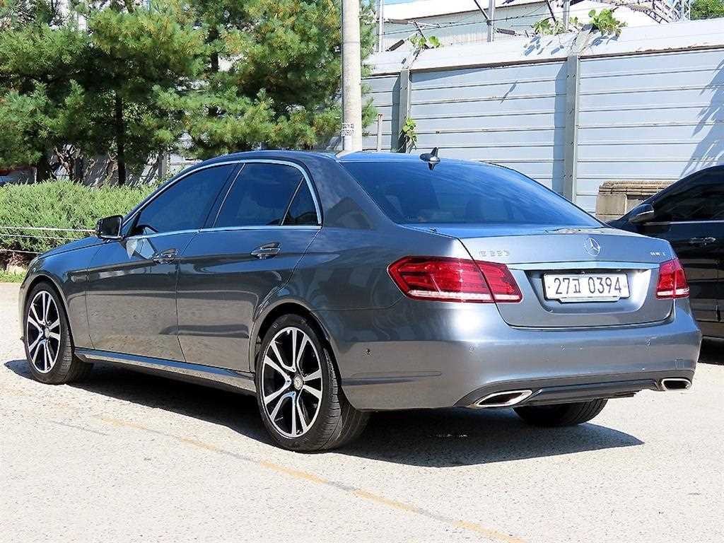 벤츠 E 클래스 E-클래스 W212 E220 블루텍 아방가르드 스포츠 이미지 3