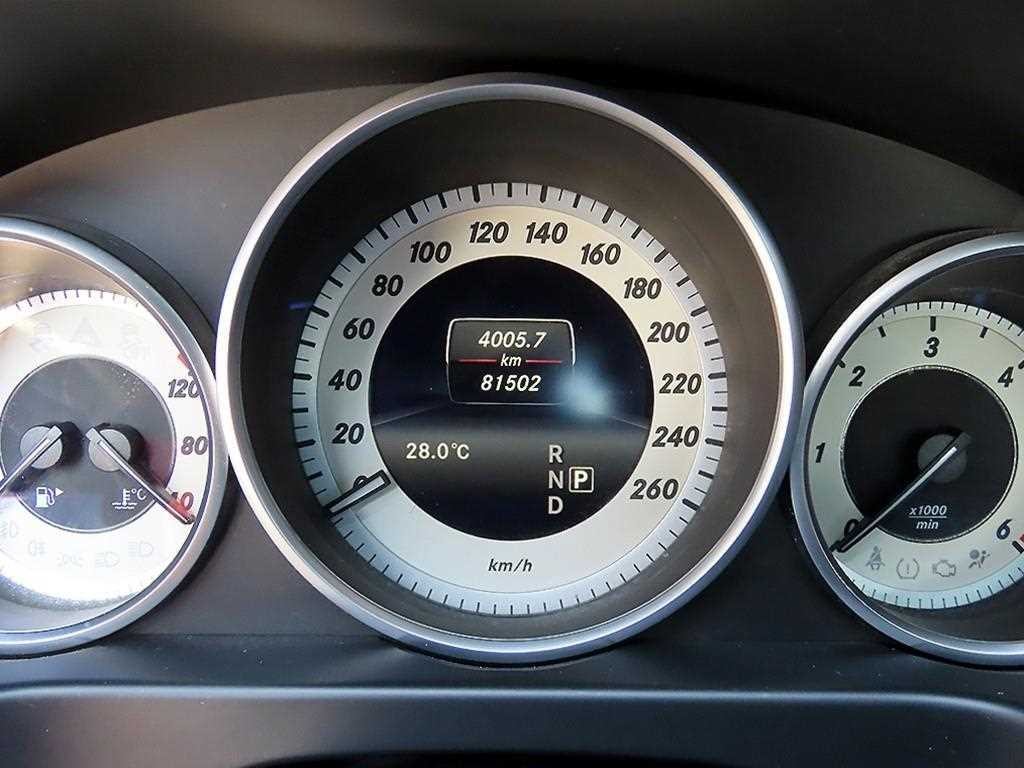 벤츠 E 클래스 E-클래스 W212 E220 블루텍 아방가르드 스포츠 이미지 9