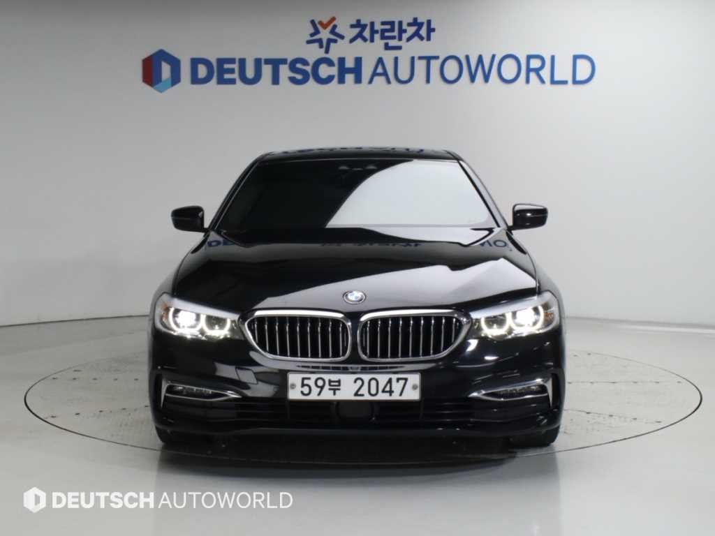 BMW 5시리즈 5시리즈 (G30) 520i 럭셔리 이미지 1