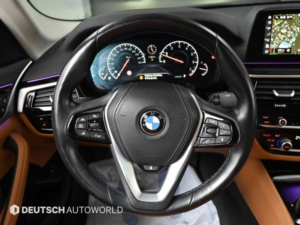 BMW 5시리즈 5시리즈 (G30) 520i 럭셔리 이미지 13