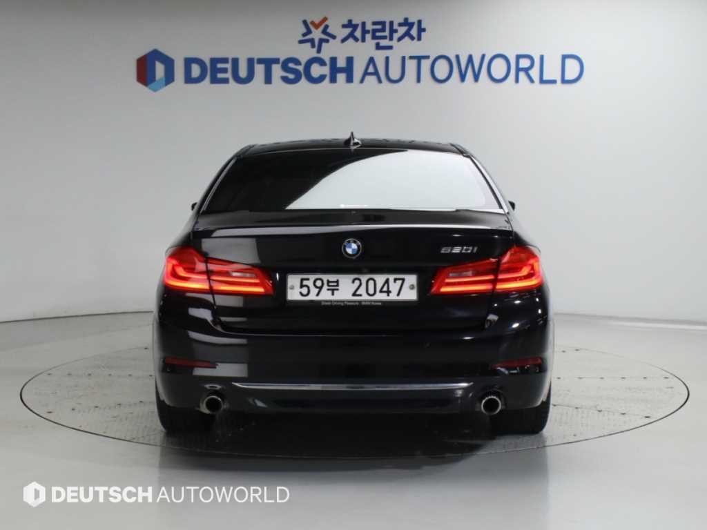 BMW 5시리즈 5시리즈 (G30) 520i 럭셔리 이미지 3