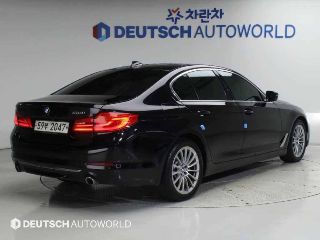 BMW 5시리즈 5시리즈 (G30) 520i 럭셔리 이미지 4