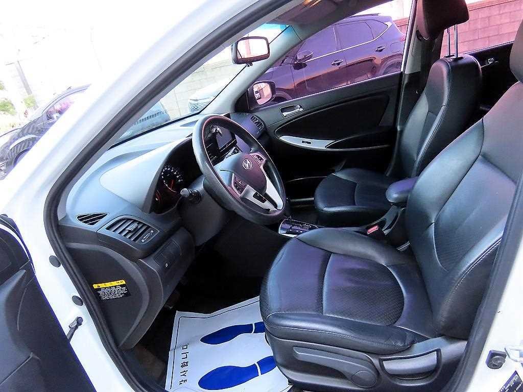 현대 엑센트 엑센트신형 위트 1.4VVT 프리미어 이미지 5