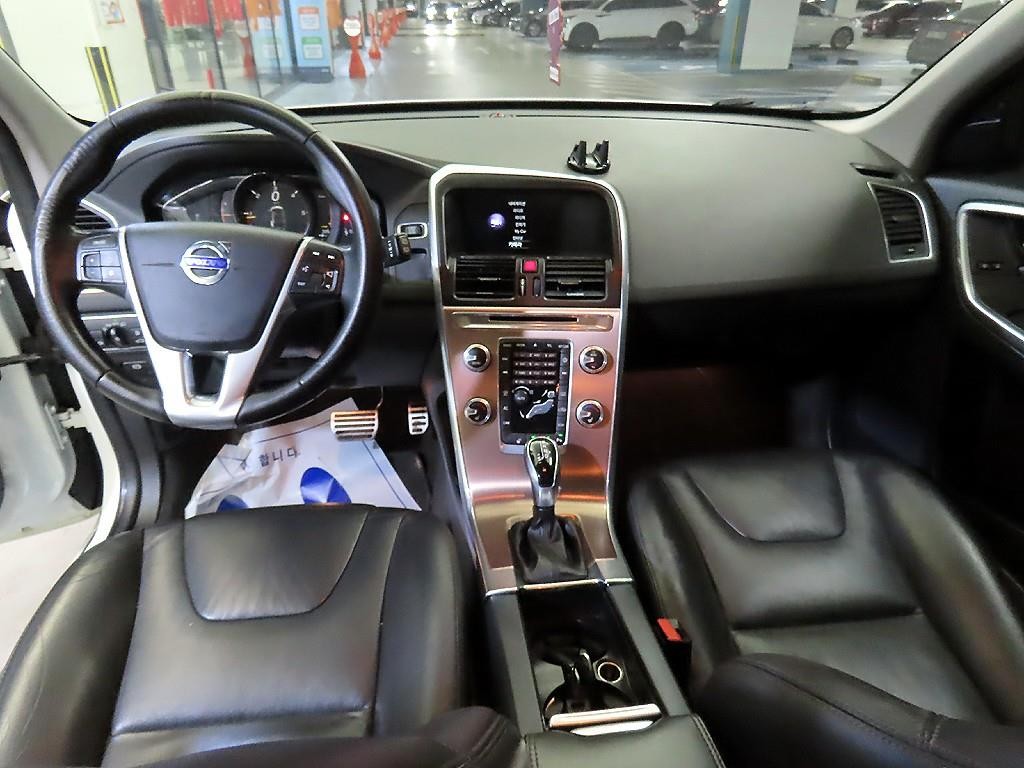 볼보 XC60 D3 이미지 10