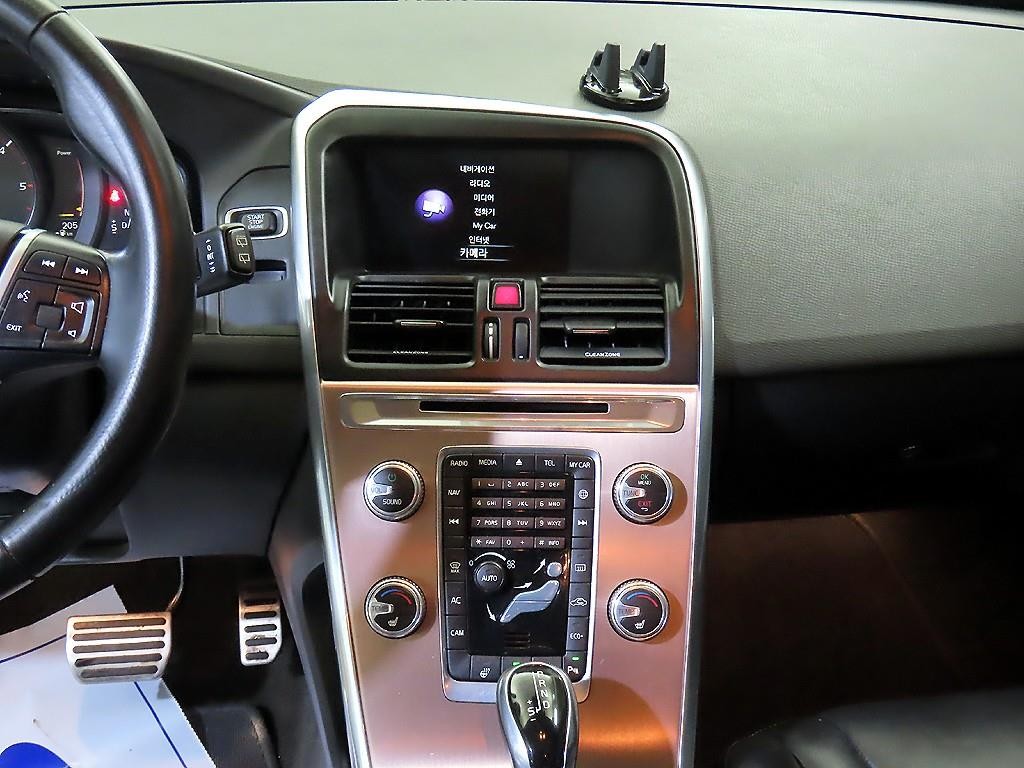 볼보 XC60 D3 이미지 11
