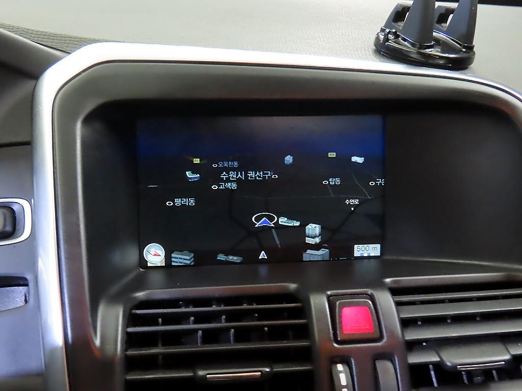 볼보 XC60 D3 이미지 13