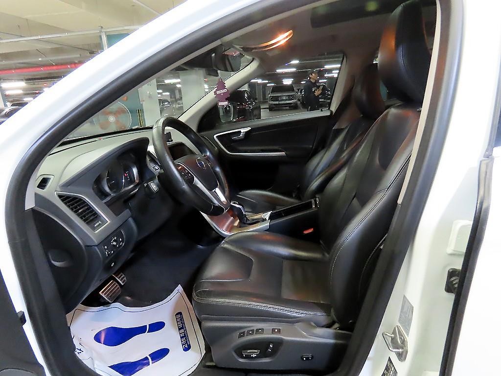 볼보 XC60 D3 이미지 6