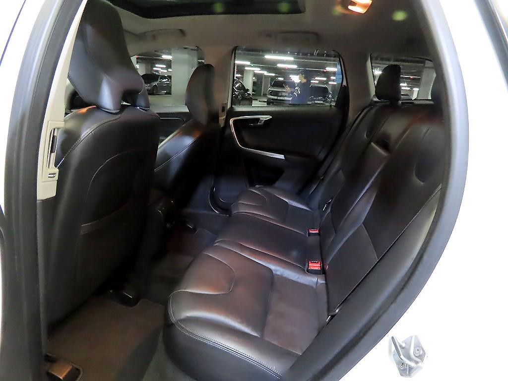 볼보 XC60 D3 이미지 7