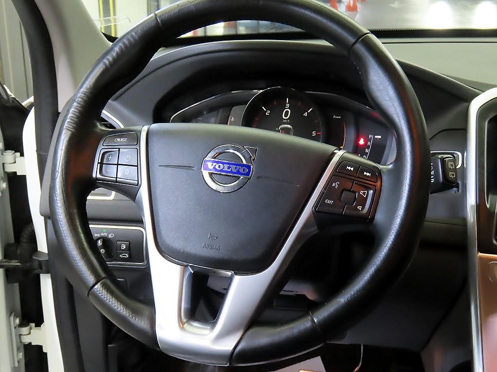볼보 XC60 D3 이미지 8