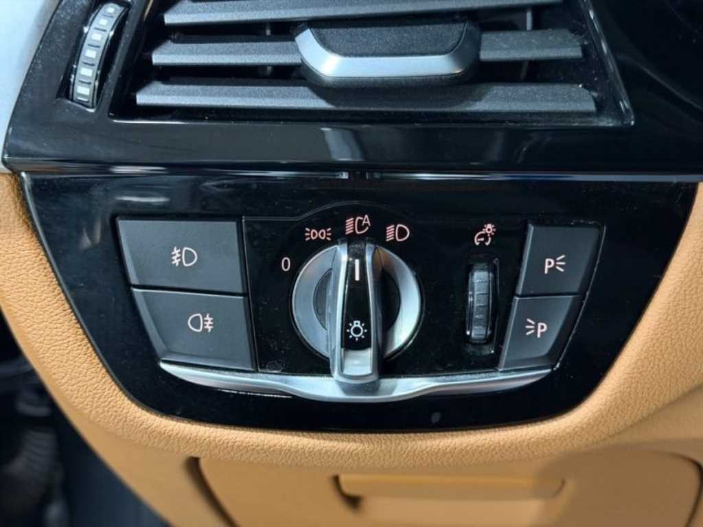 BMW 5시리즈 5시리즈 (G30) 520i 럭셔리 이미지 13