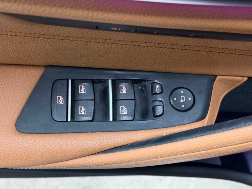 BMW 5시리즈 5시리즈 (G30) 520i 럭셔리 이미지 14
