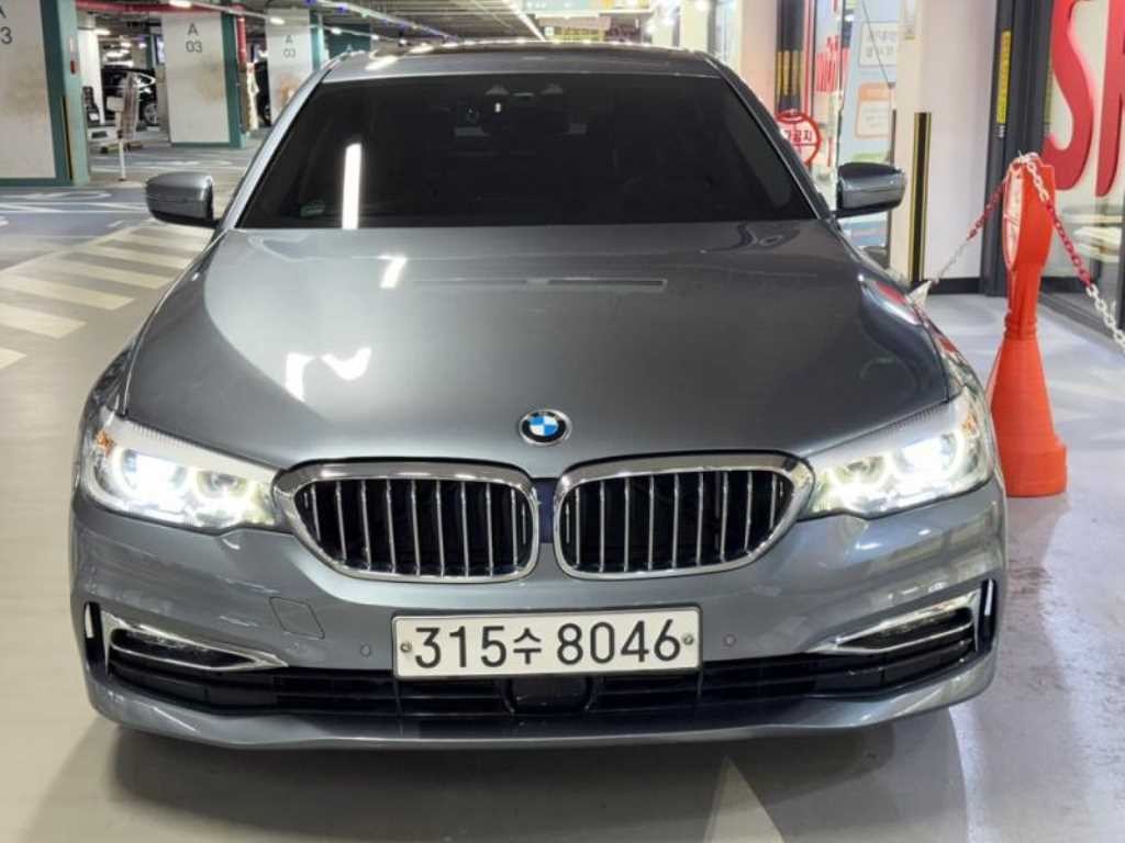 BMW 5시리즈 5시리즈 (G30) 520i 럭셔리 이미지 2