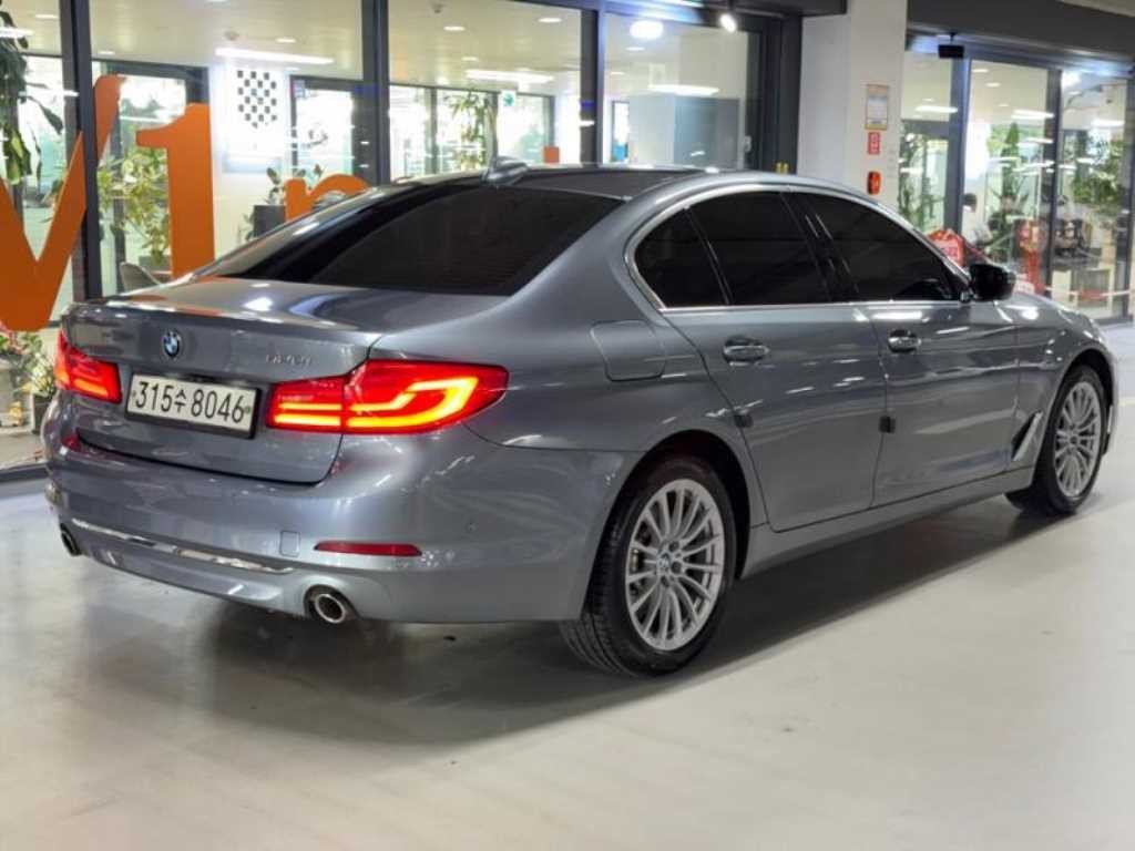 BMW 5시리즈 5시리즈 (G30) 520i 럭셔리 이미지 4