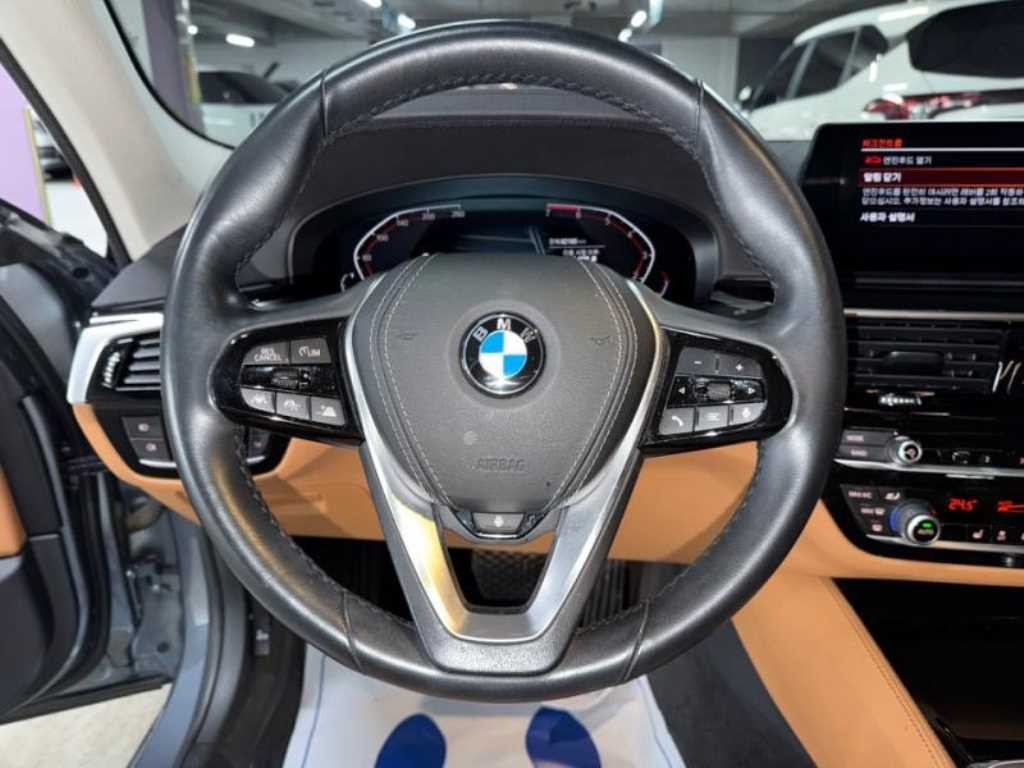 BMW 5시리즈 5시리즈 (G30) 520i 럭셔리 이미지 8