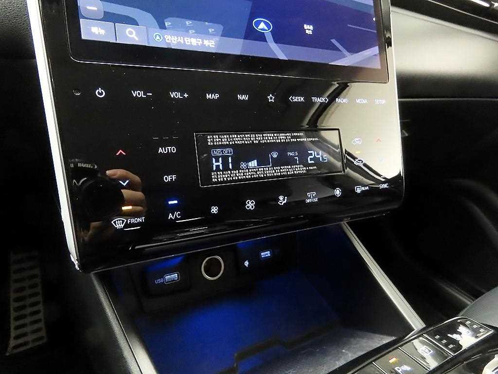 현대 투싼 투싼 (NX4) 디젤 2.0 4WD 인스퍼레이션 이미지 16