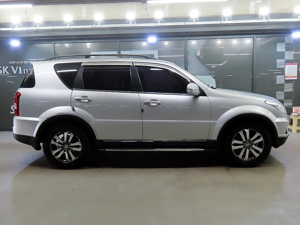 KG모빌리티(쌍용) 렉스턴 렉스턴W 2.0  4WD RX7 럭셔리 이미지 3