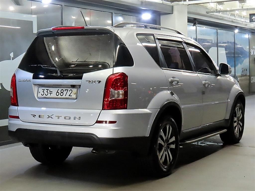 KG모빌리티(쌍용) 렉스턴 렉스턴W 2.0  4WD RX7 럭셔리 이미지 4