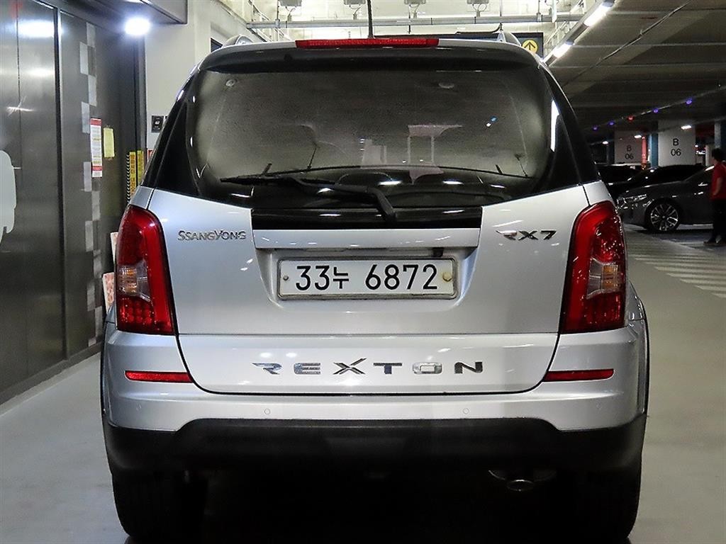 KG모빌리티(쌍용) 렉스턴 렉스턴W 2.0  4WD RX7 럭셔리 이미지 5