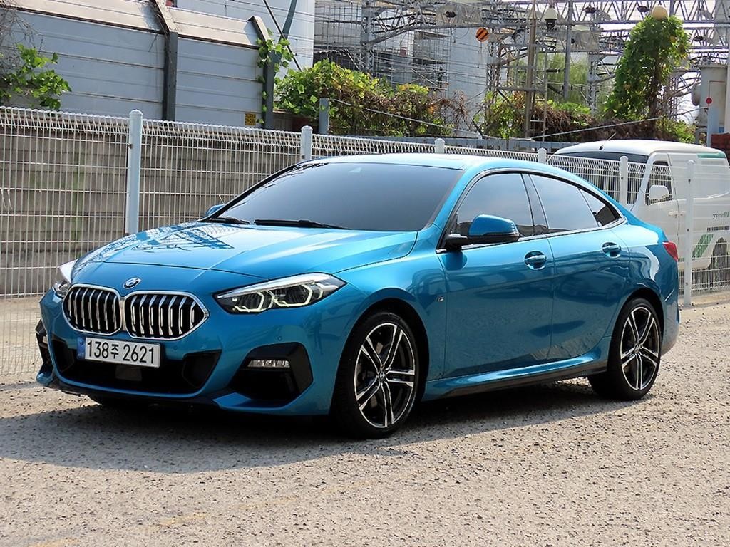 BMW 2시리즈 2시리즈 그란쿠페 (F44) 220i M 스포츠 이미지 2