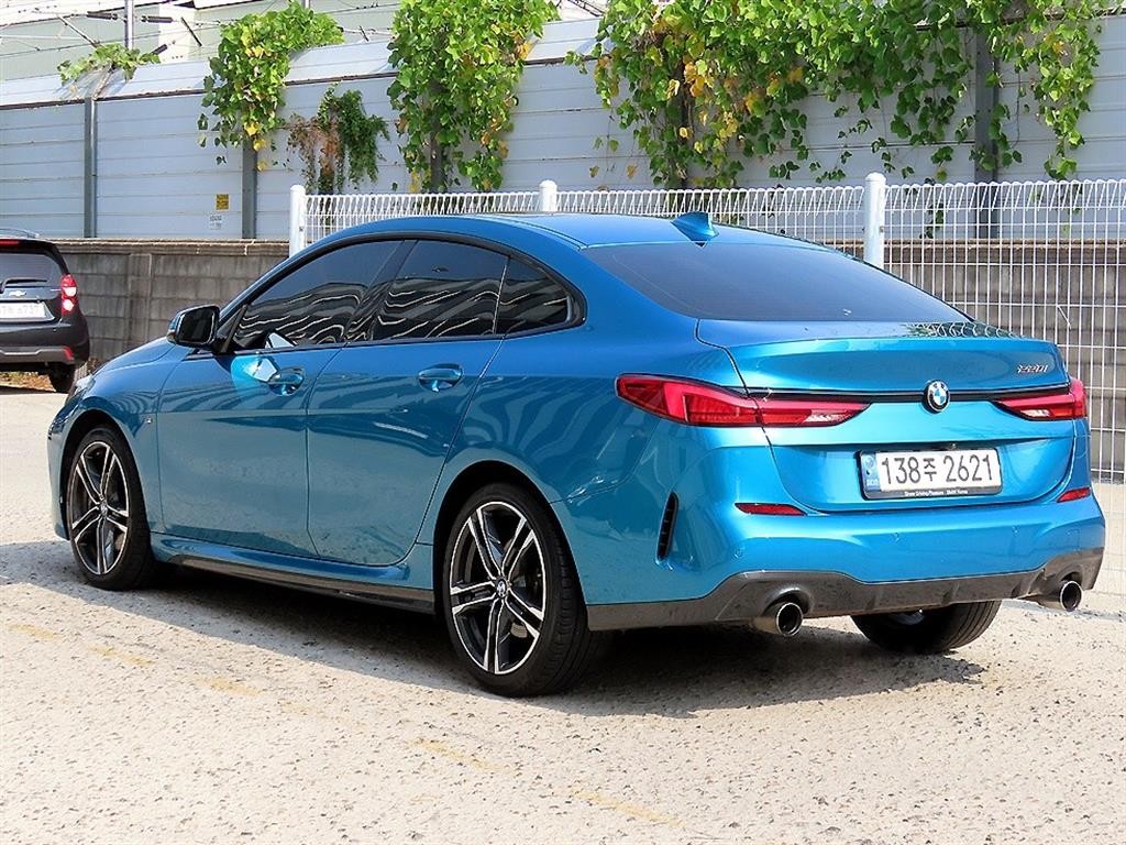 BMW 2시리즈 2시리즈 그란쿠페 (F44) 220i M 스포츠 이미지 3