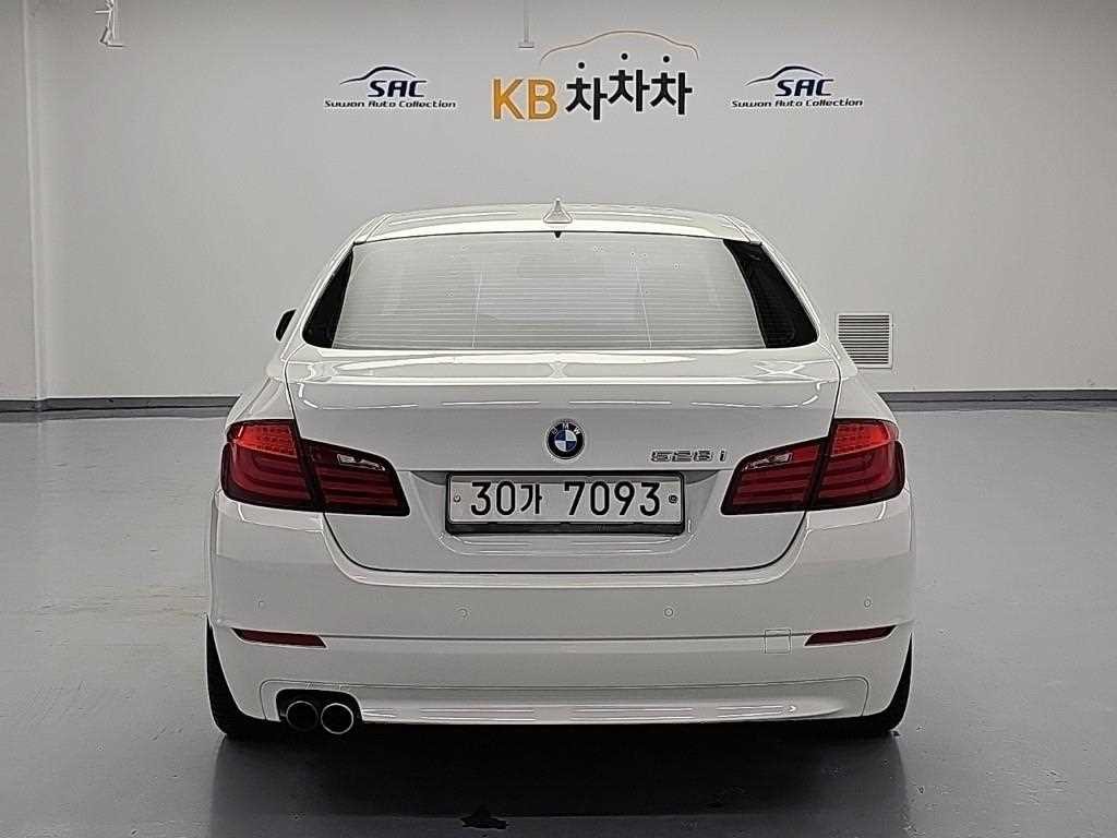 BMW 5시리즈 5시리즈 (F10) 528i 이미지 4