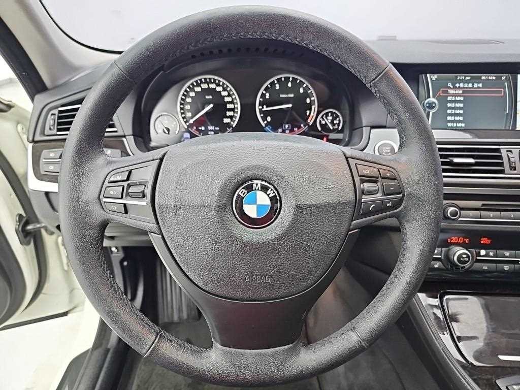 BMW 5시리즈 5시리즈 (F10) 528i 이미지 9