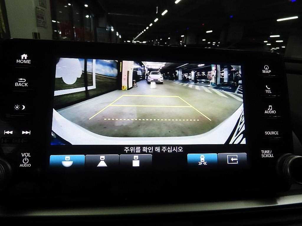 혼다 어코드 어코드(10세대) 2.0 하이브리드 투어링 이미지 15
