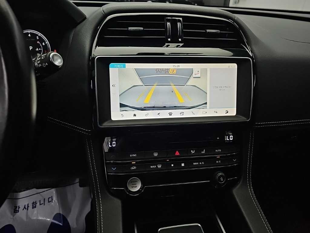 재규어 F-PACE 35t R-Sport 이미지 10