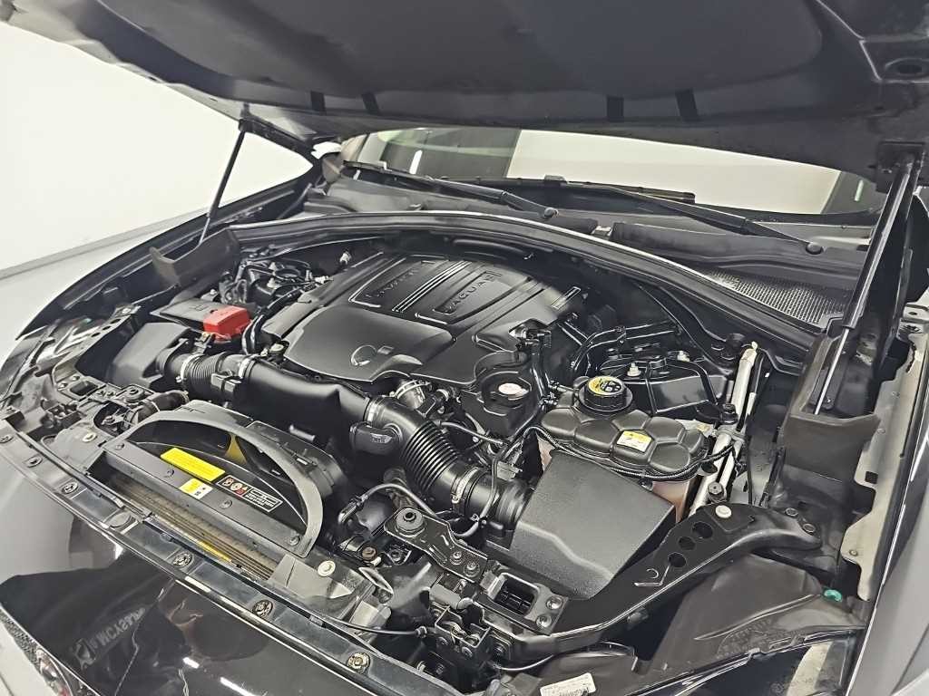 재규어 F-PACE 35t R-Sport 이미지 5