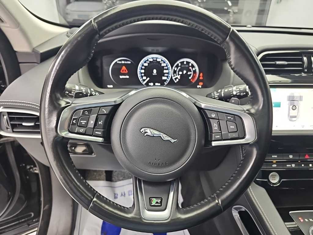 재규어 F-PACE 35t R-Sport 이미지 9
