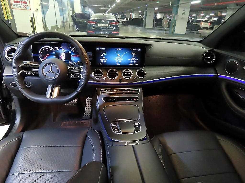 벤츠 E 클래스 E-클래스 W213 E220d 4MATIC AMG라인 이미지 10