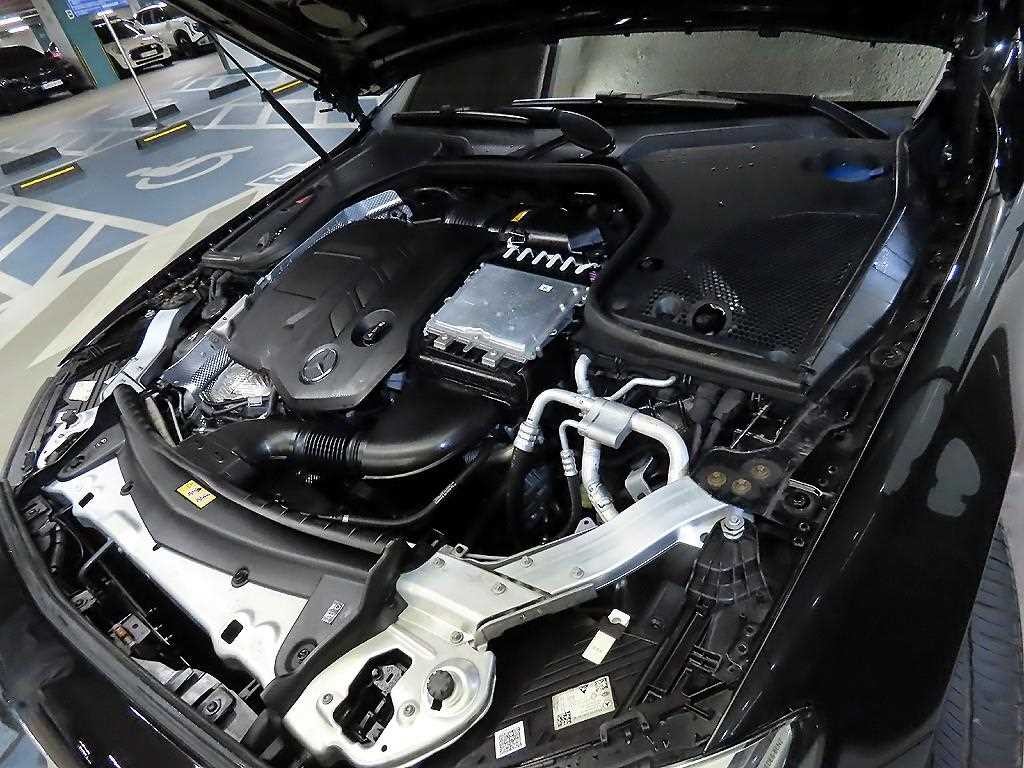 벤츠 E 클래스 E-클래스 W213 E220d 4MATIC AMG라인 이미지 19
