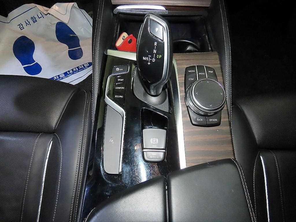 BMW 5시리즈 5시리즈 (G30) 530i M 스포츠 플러스 이미지 12