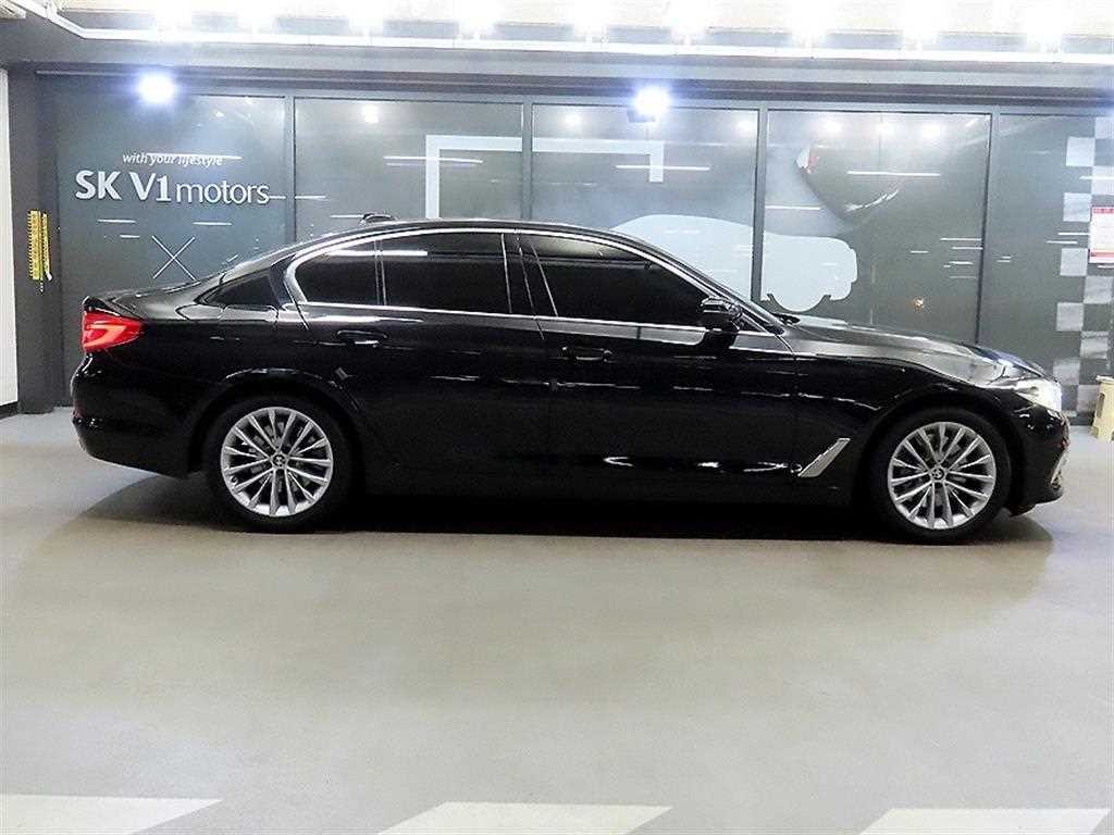 BMW 5시리즈 5시리즈 (G30) 530i M 스포츠 플러스 이미지 3