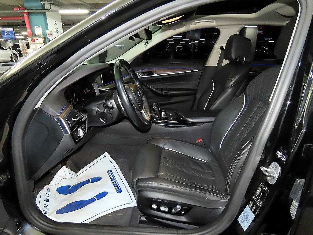 BMW 5시리즈 5시리즈 (G30) 530i M 스포츠 플러스 이미지 6