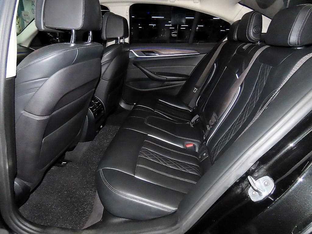 BMW 5시리즈 5시리즈 (G30) 530i M 스포츠 플러스 이미지 7
