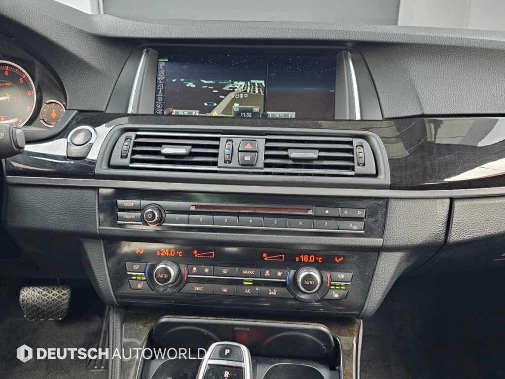 BMW 5시리즈 5시리즈 (F10) 528i M 에어로다이나믹 스페셜 에디션 이미지 15