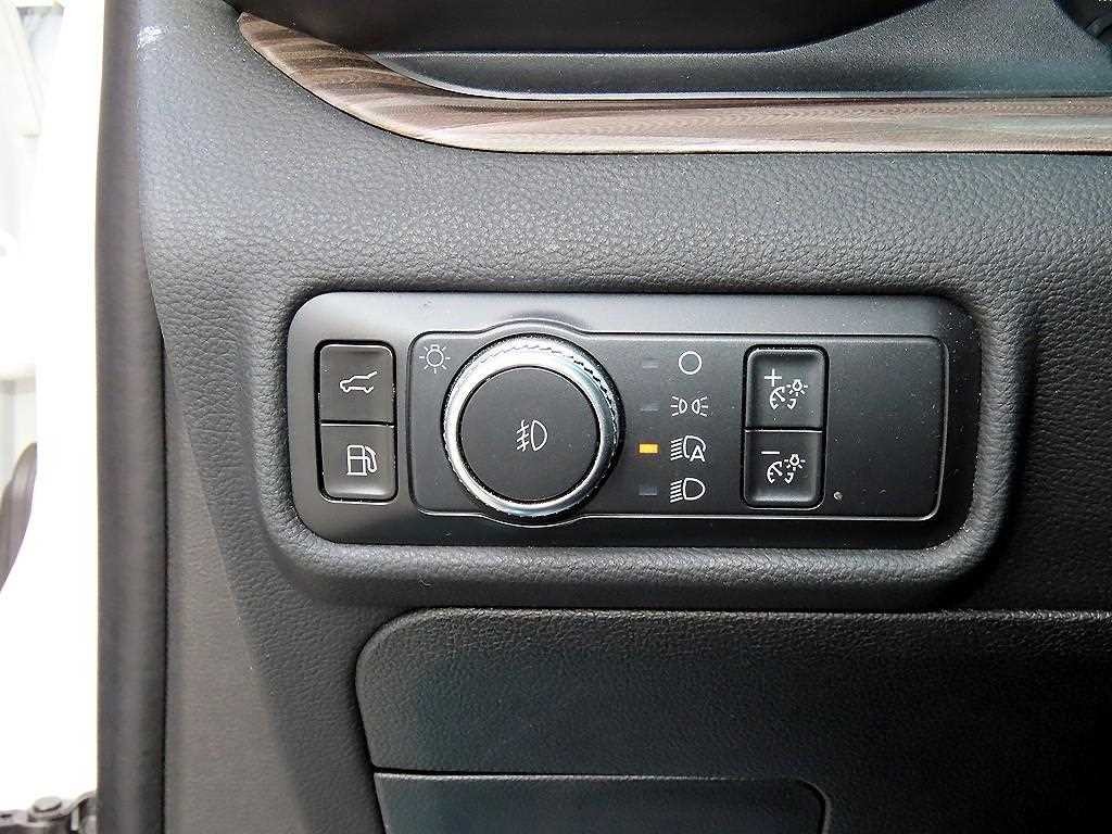포드 익스플로러 익스플로러 6세대 3.0 AWD PHEV 리미티드 이미지 12
