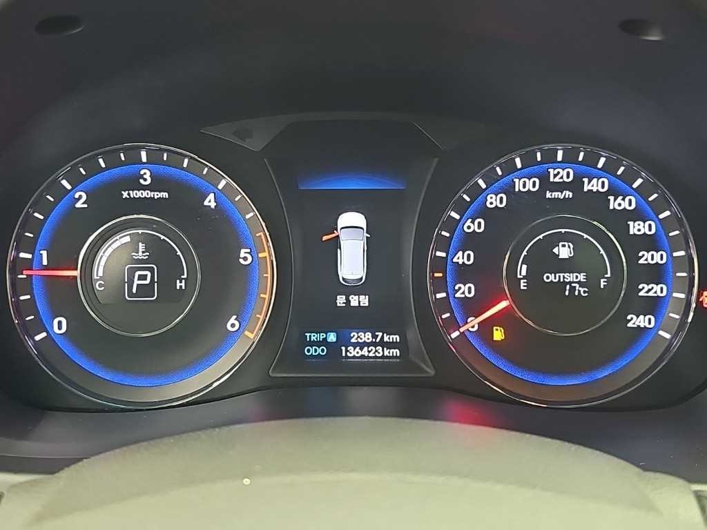 현대 i40 1.7 VGT PREMIUM 이미지 6