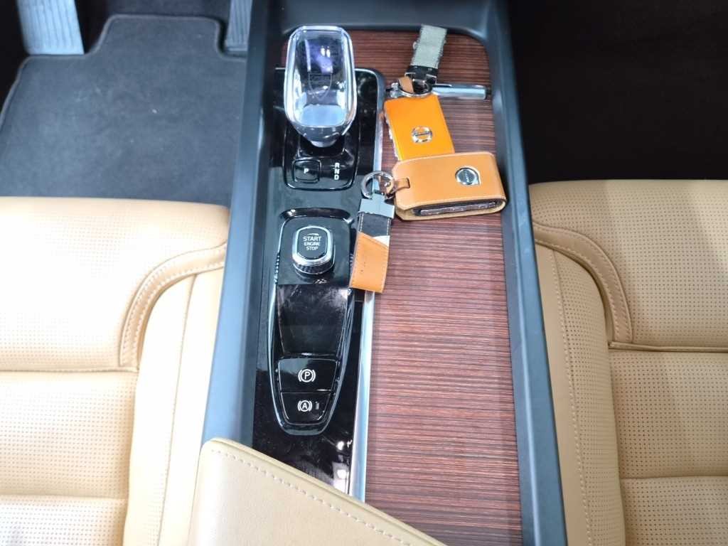 볼보 XC60 XC60(2세대) B5 AWD 얼티메이트 브라이트 이미지 10