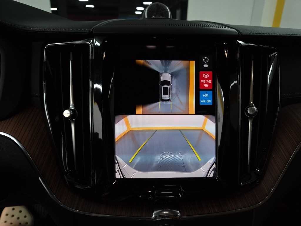 볼보 XC60 XC60(2세대) B5 AWD 얼티메이트 브라이트 이미지 14