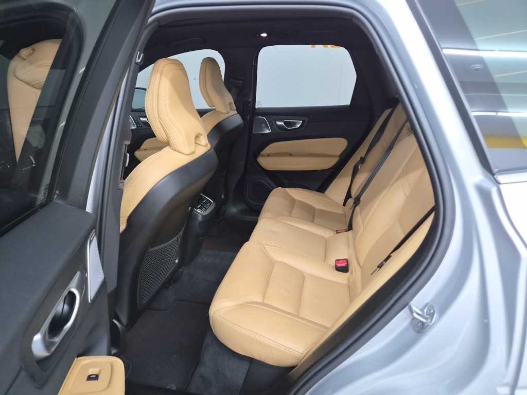 볼보 XC60 XC60(2세대) B5 AWD 얼티메이트 브라이트 이미지 6