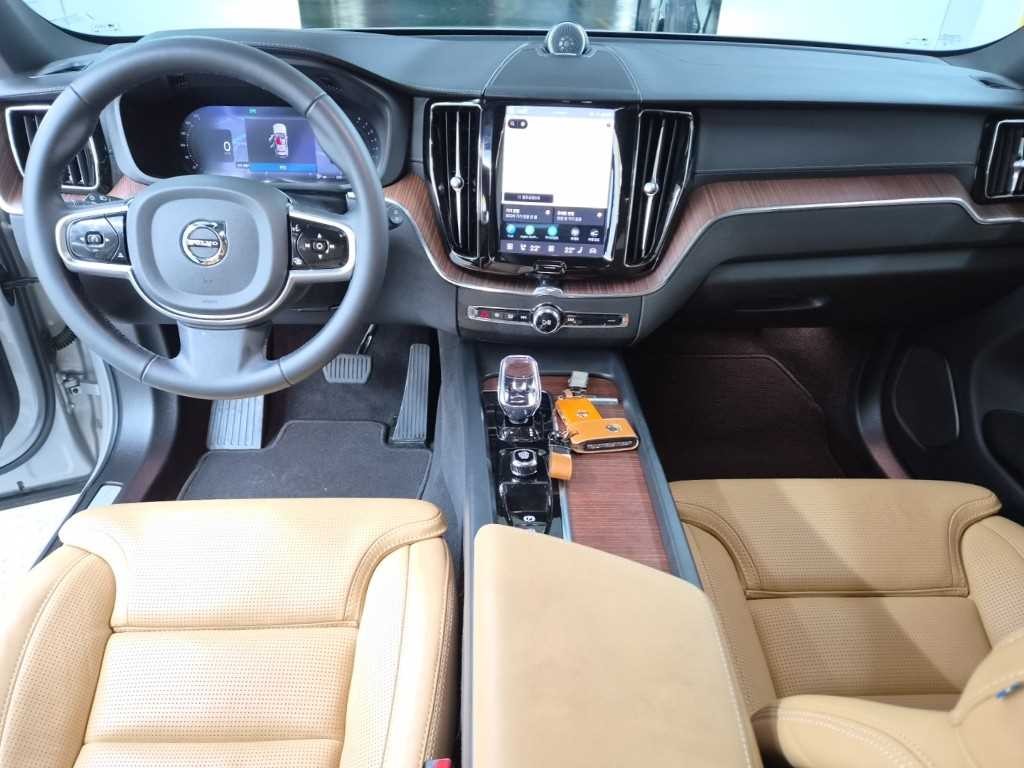 볼보 XC60 XC60(2세대) B5 AWD 얼티메이트 브라이트 이미지 7